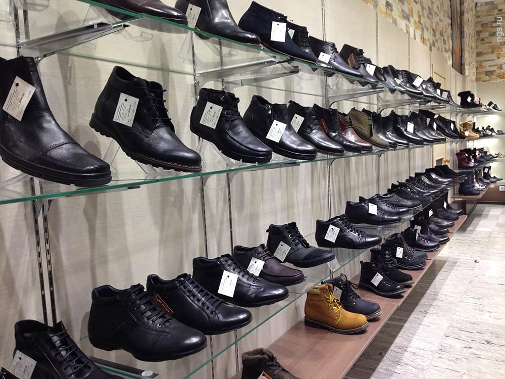 Магазины большой мужской обуви. Большой ассортимент обуви. Магазин мужской обуви. Широкий ассортимент обуви. Рынок обуви.